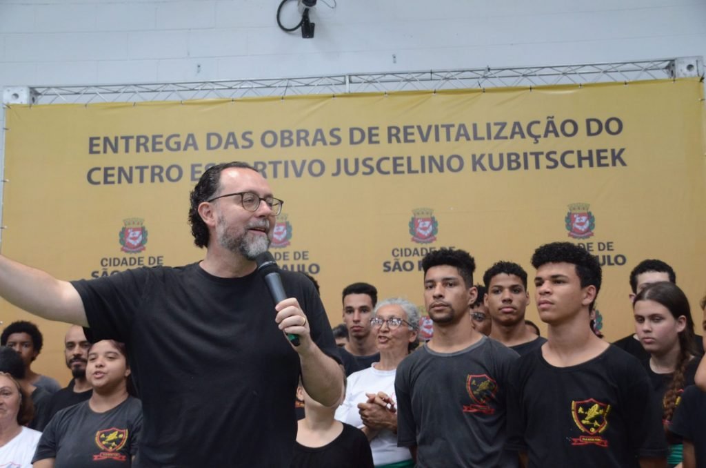 O secretário municipal de Esportes e Lazer, Carlos Bezerra Jr. entregou o novo espaço