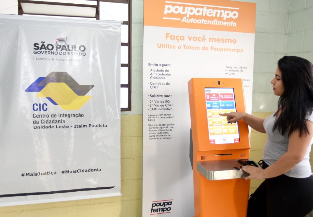 O totem de autoatendimento está no Centro de Integração da Cidadania (CIC) Leste/Itaim Paulista