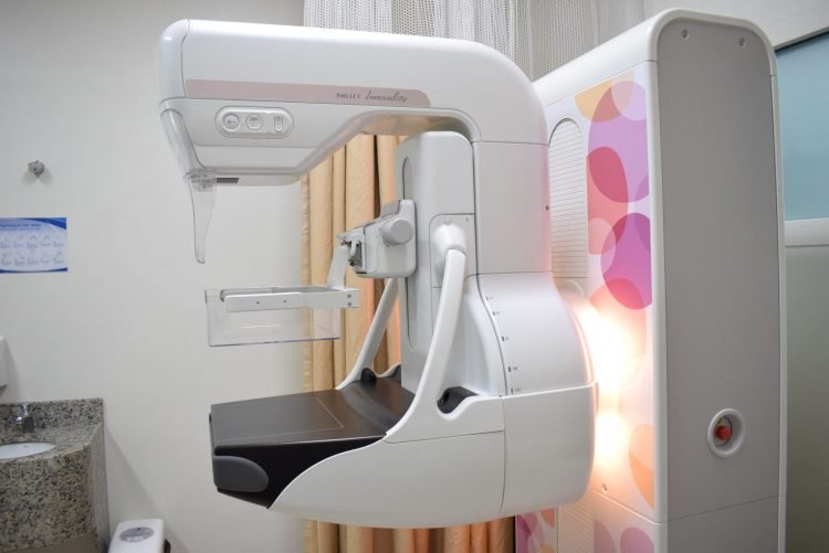 Equipamento oferece tecnologias exclusivas, mais agilidade no manuseio, alta qualidade nas imagens e menor radiação