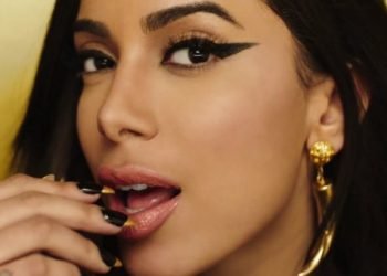 Conheça as dicas para fazer o delineado geométrico da Anitta e de outras famosas