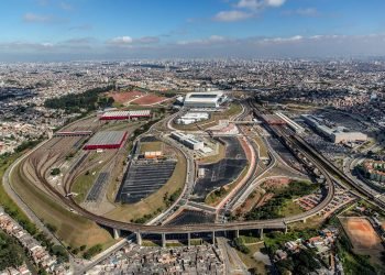 Entidades, Prefeitura e comerciantes locais se uniram para presentear os moradores