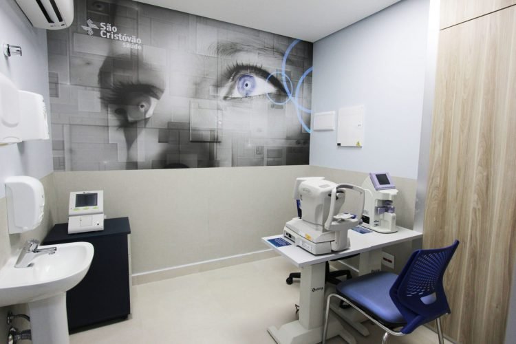 O centro oftalmológico está instalado no 15º andar do edifício Bernini Empresarial