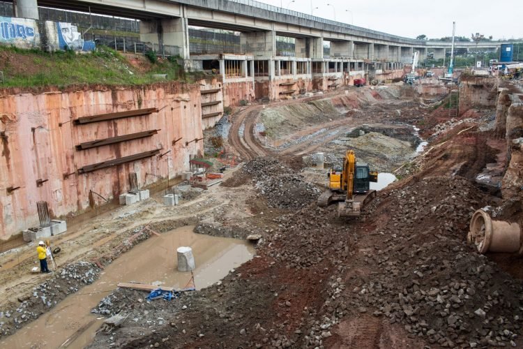 Conclusão das obras do novo terminal de ônibus se arrasta