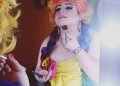 O curso promete ensinar técnicas e mostrar inspirações para a construção de uma personagem Drag