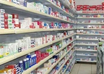 As farmácias, entre outros estabelecimentos como padarias, ficarão abertos