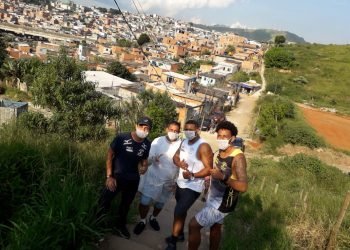 Grupo de amigos percorreu cinco comunidades