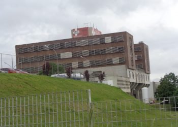 O hospital fina na Rua Otelo Augusto Ribeiro, 899