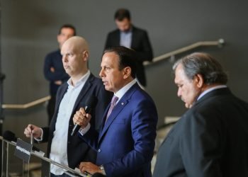 Covas, Doria e Germann durante a coletiva desta quinta