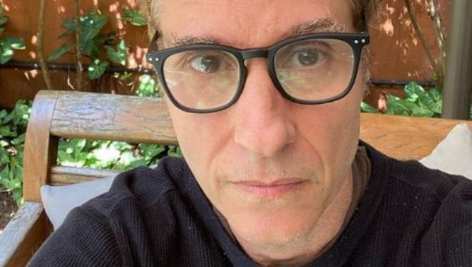 Dinho é um dos famosos que já declararam estar com a doença