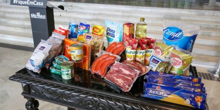 A intenção é levar alimento a todas as famílias cadastradas no CadÚnico (cadastro federal)