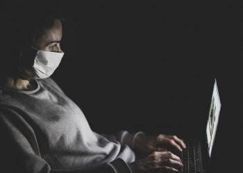 O documento assinado precisa ser enviado por e-mail à EMTU/SP em endereços correspondentes a cada região metropolitana