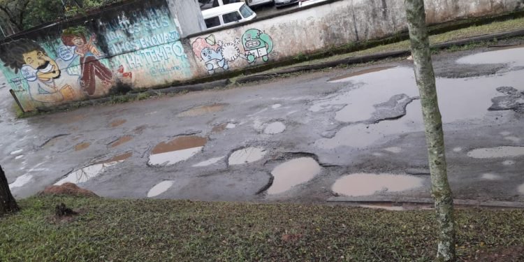 Trecho que liga o portão 3 ao estacionamento do Parque do Carmo