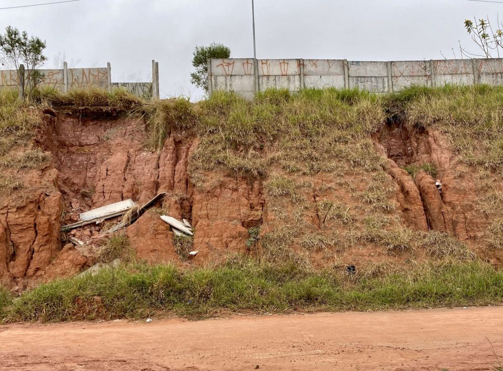 Terreno fica bem próximo da UPA Itaquera