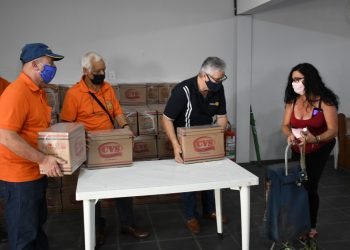 São Cristóvão e Rotary Artur Alvim doam alimentos