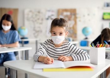 Volta das aulas presenciais do Ensino Médio é autorizada na capital