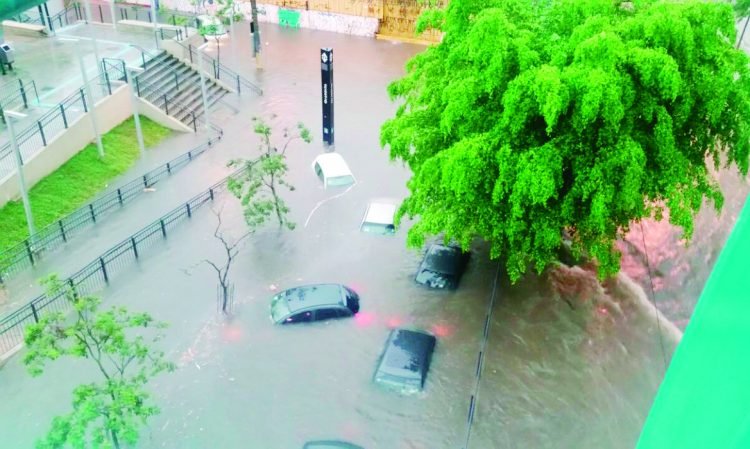 COMBATE ÀS ENCHENTES