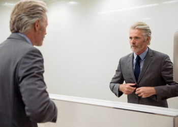 A "Síndrome do Impostor" é caracterizada por uma incapacidade de aceitar o próprio sucesso