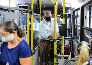Ônibus grátis a idosos pode ser pago pelo governo federal