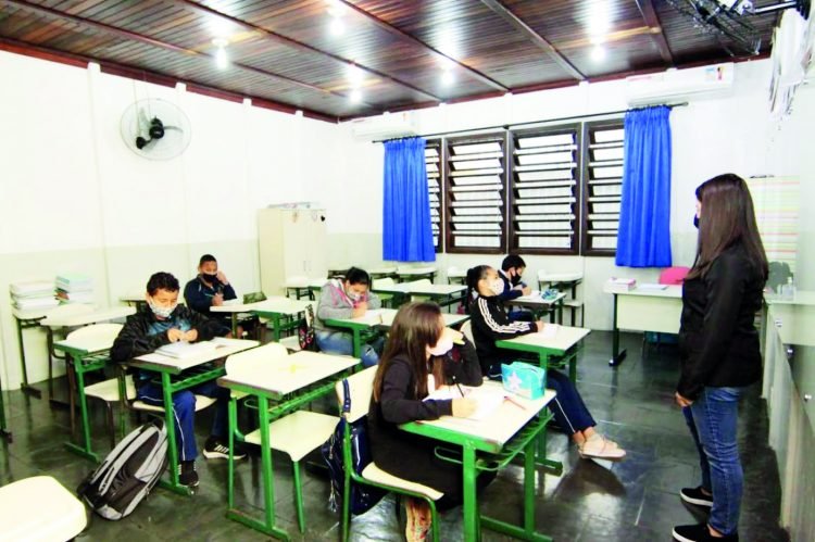Projeto aplica recuperação para alunos com defasagem