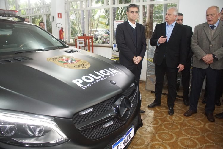 Programa de recapeamento começa em ruas e avenidas