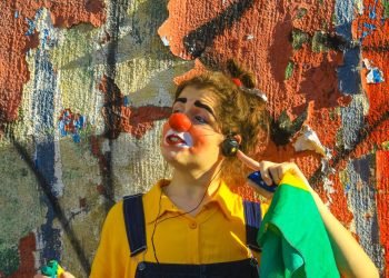 "Faxina" é uma comédia da Trupe em Trânsito