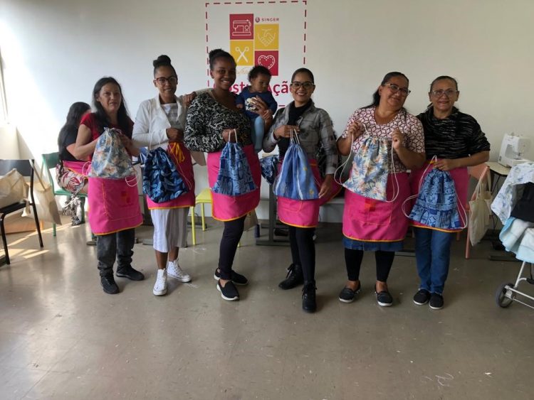 Moradoras da ZL se formam em projeto profissionalizante