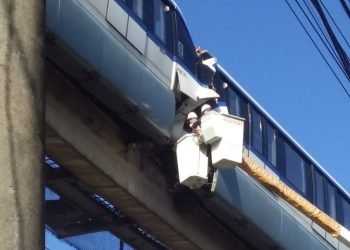 Acidente com monotrilho paralisa ZL