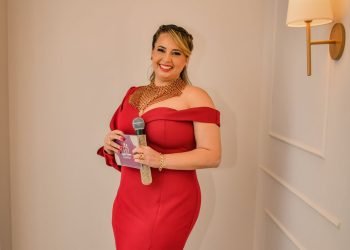 Dra. Francielle Lima, apresentadora do Programa Conectando Famílias