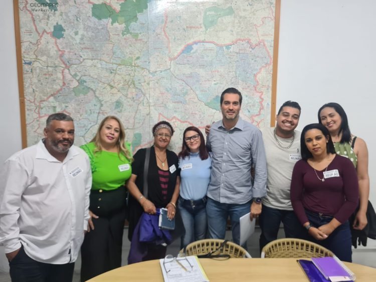 Subprefeito recebe lideranças