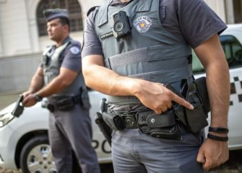 Modernização da PM: Investimento em armas de choque para preservar vidas