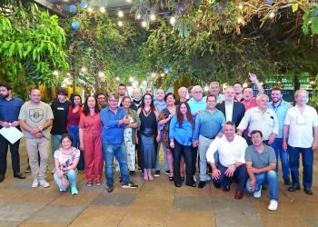 Jornais de bairro discutem futuro em encontro de confraternização