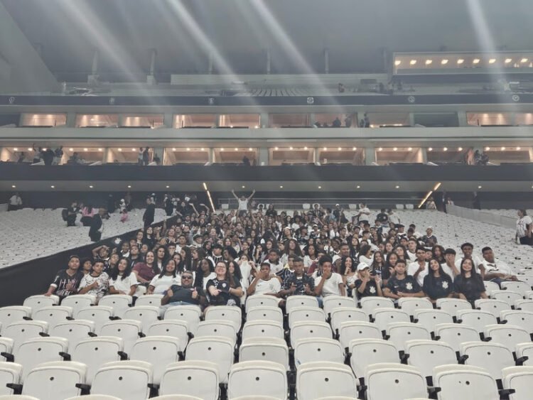 Participaram da ação 320 crianças e adolescentes, com idade entre 11 e 17 anos