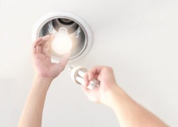 Para a troca, basta levar uma conta de energia recente, um documento com foto e as lâmpadas antigas