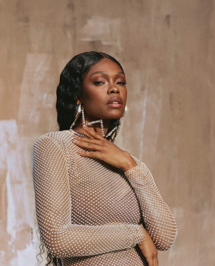 Sesc Itaquera recebe Xenia França neste domingo