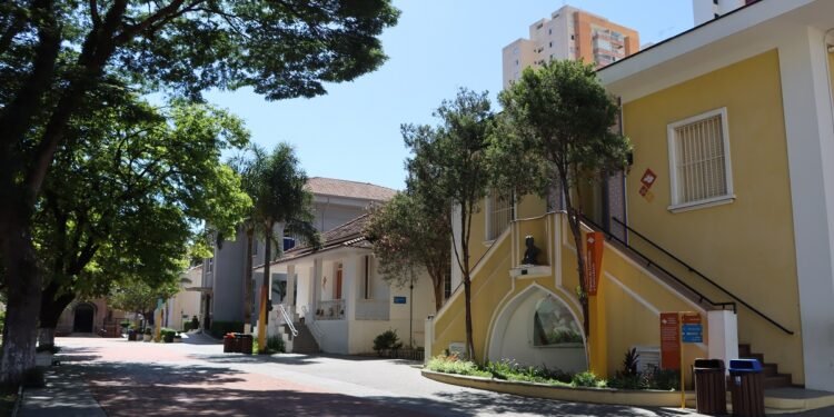 O Lar Sírio fica no bairro do Tatuapé