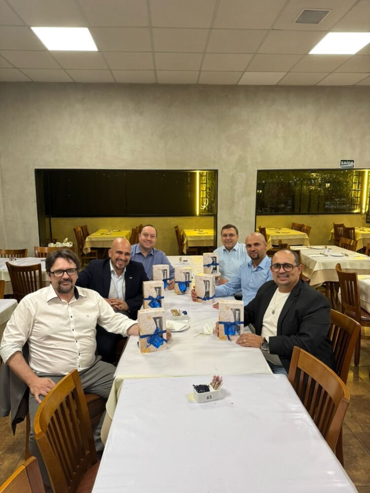 Encontro de Amigos e Lideranças Reflete União e Planejamento para 2025