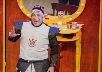 Marcelo Médici estará no Teatro Fernando Torres com a peça "Cada um com seus pobrema"