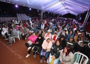Prefeitura entrega mais de 1.200 títulos de propriedade na Zona Leste