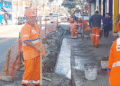 Reforma de sarjeta é iniciada na Rua Itinguçu