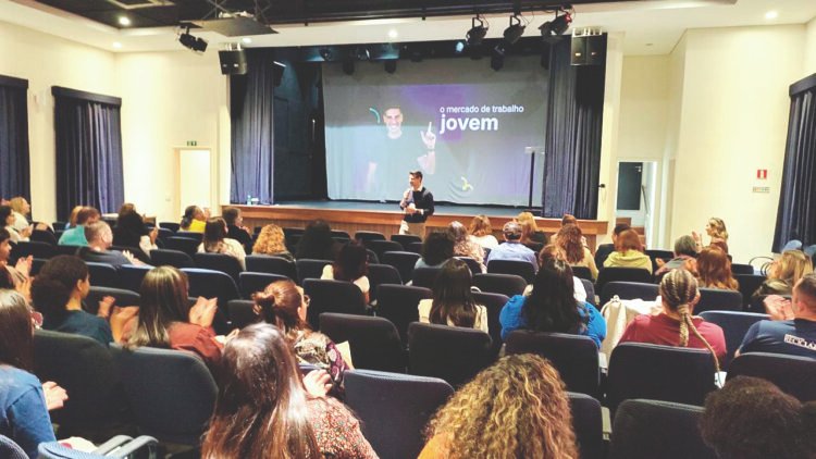 Cultura avaliativa e profissionalização de jovens: evento traz conteúdo gratuito para organizações sociais