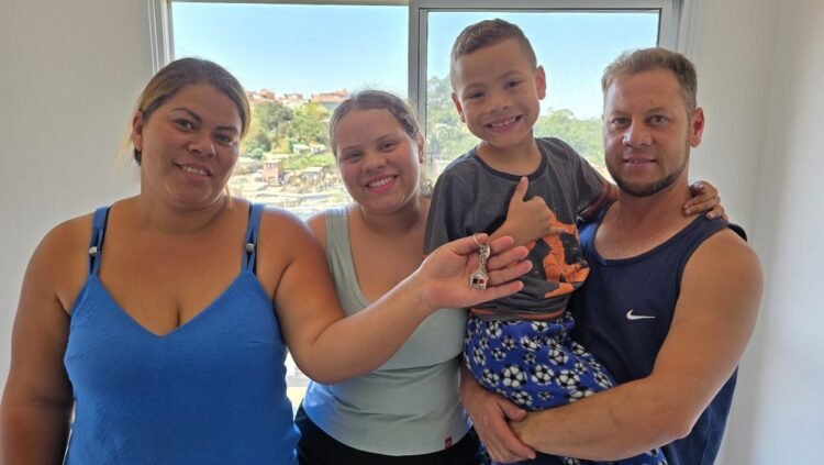 Da Vulnerabilidade à Segurança: Primeiras Famílias da Comunidade Iguatemi Conquistam a Casa Própria com Apoio da CDHU
