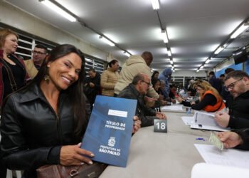 Programa Escritura na Mão beneficia 628 famílias em São Mateus com títulos gratuitos de propriedade