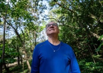 Homem planta 42 mil árvores e transforma paisagem do Córrego Tiquatira, na Zona Leste