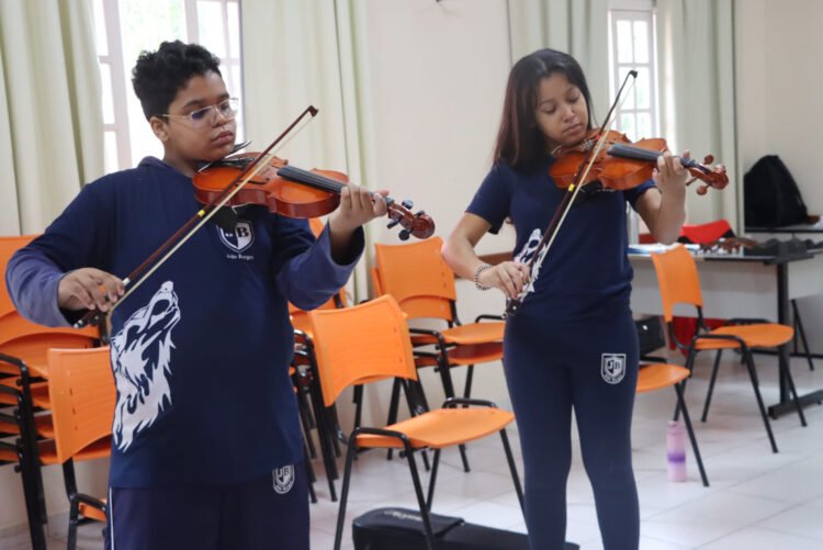Apresentação de Violinos encanta o Tatuapé