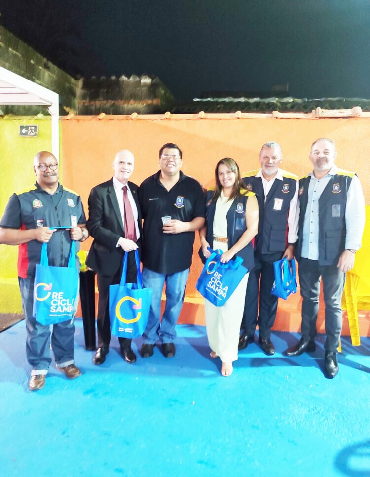 Conseg São Mateus homenageia policiais por serviços à comunidade