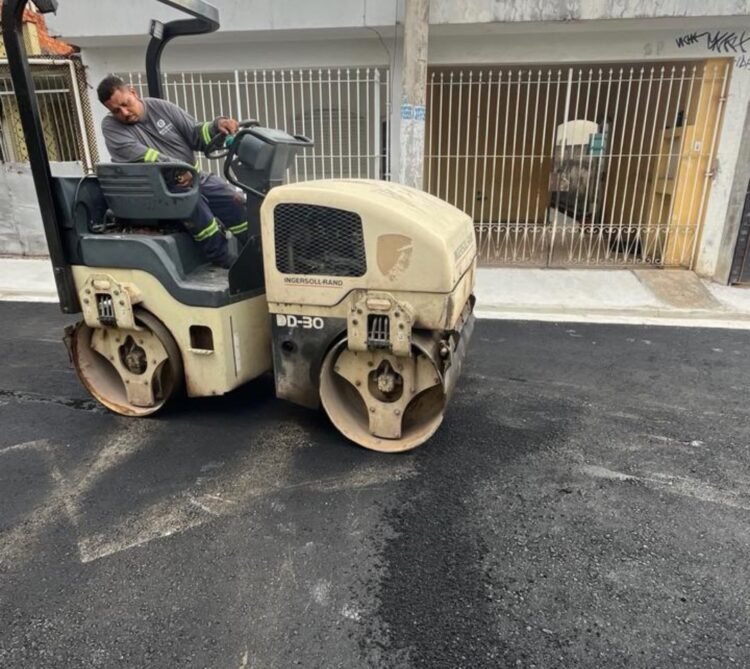 Subprefeitura Aricanduva conclui pavimentação com guia e sarjeta na Rua Mongubá