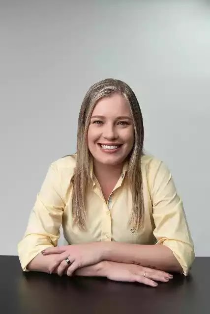 Aline Teixeira: "acredito que construir um país mais justo passa por reconhecer o valor do trabalho das mulheres, dentro e fora de casa"