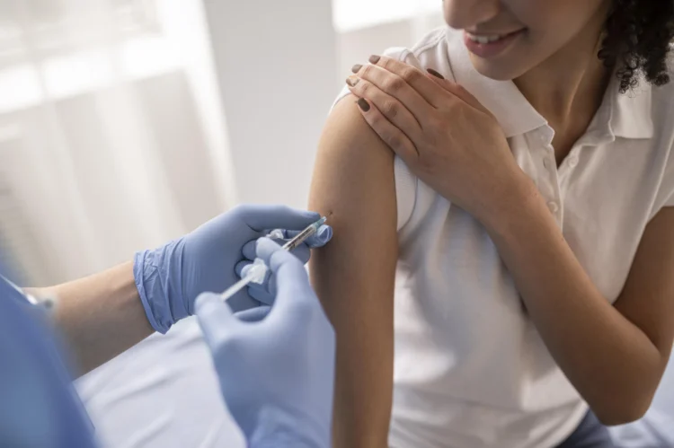 Terminais da CS Mobi Leste SP oferecem vacinação e prevenção às hepatites virais em Julho