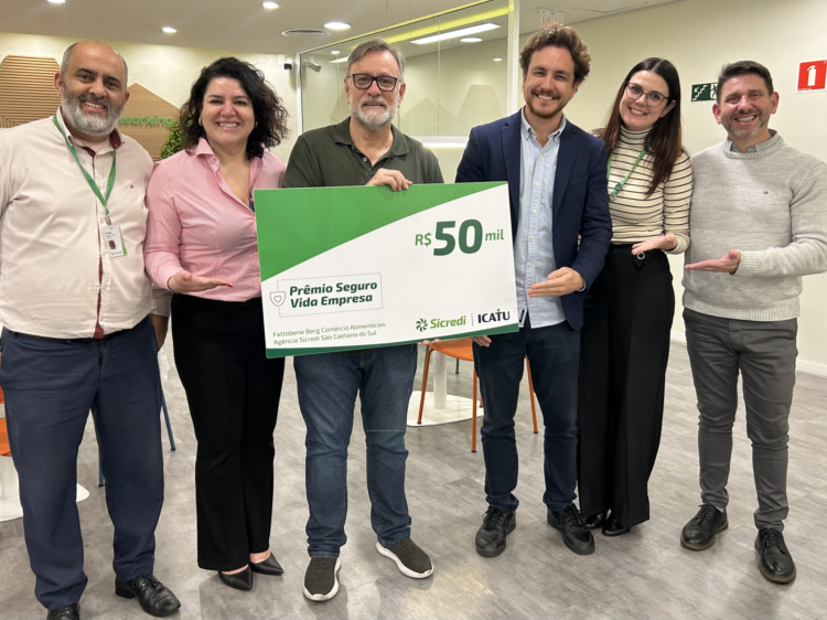 Sicredi entrega prêmio de R$ 50 mil a associado de São Caetano do Sul (SP)