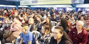 Prefeitura chega a 100 mil  escrituras entregues